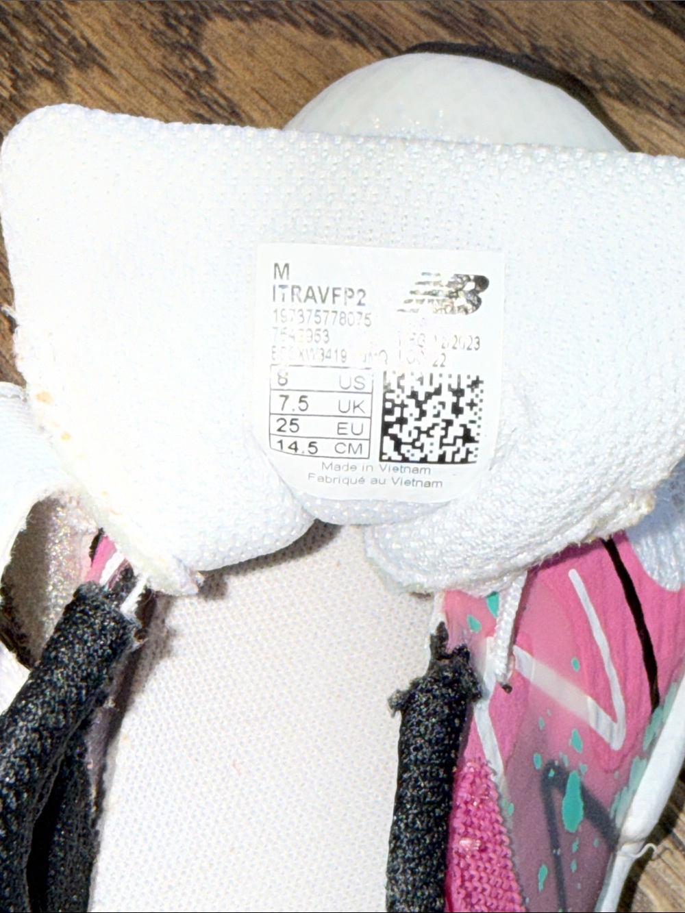 New Balance Kids Sneakers in Pink, White & Black with Mint Accents velcro 8C - Picture 8 of 8